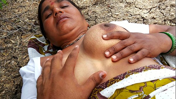 Desi sex clip of kannada aunty fucked on farm