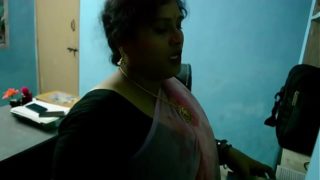 Mallu bhabhi gave sex pleasure to brother-in-law