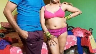Sexy bhabhi offers pussy for new job