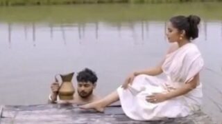 Erotic porn of sexy desi girl in wet saree