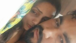 Desi couple fucking in Oyo room