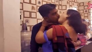 Desi boy seducing neighbor Bangla aunty