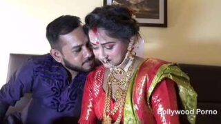 Honeymoon chudai of cute Bengali bride