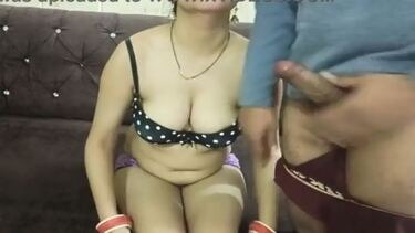 Indianauntysexvid - Horny Indian aunty sex videos - Desi aunties fuck clips