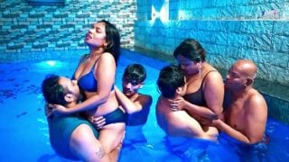 Indian xxx group sex in the pool