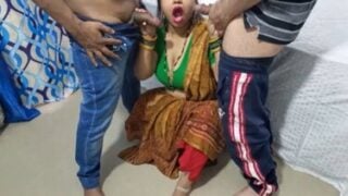 Threesome with bhabhi in kitchen before dinner