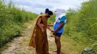 Rajasthani farmer fucking horny desi aunty in fields