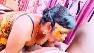 Won pussy of Mallu aunty in Carrom game