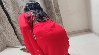 Big ass Indian maid in hot red saree