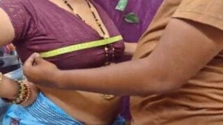 Desi tailor seducing big boobs aunty for quick chudai